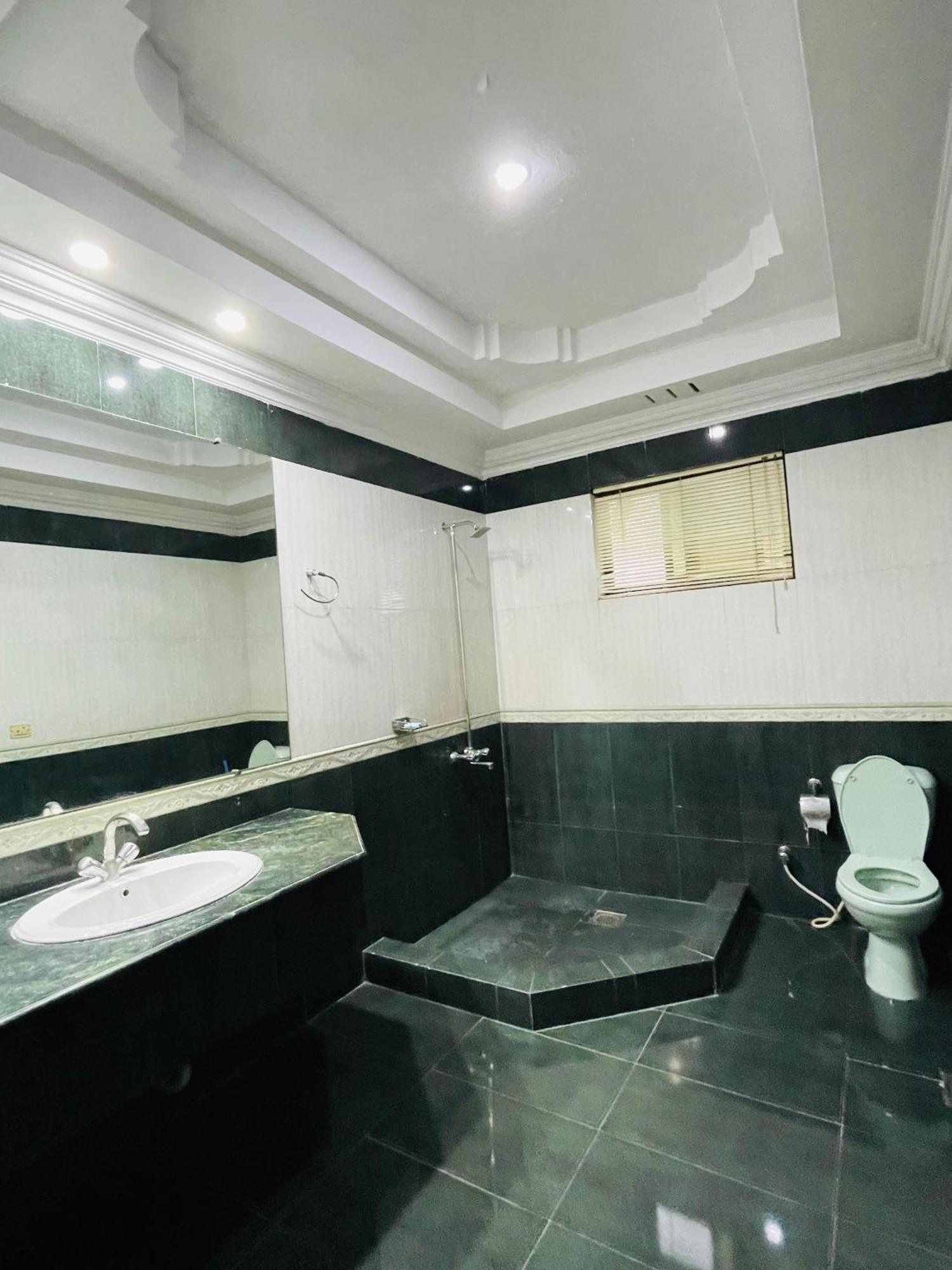 Executive Galaxy Guest House Ισλαμαμπάντ Εξωτερικό φωτογραφία